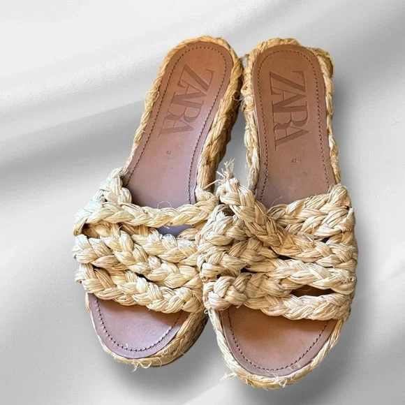 Zara Braided Straw‎ Sandals - Picture 2 of 7